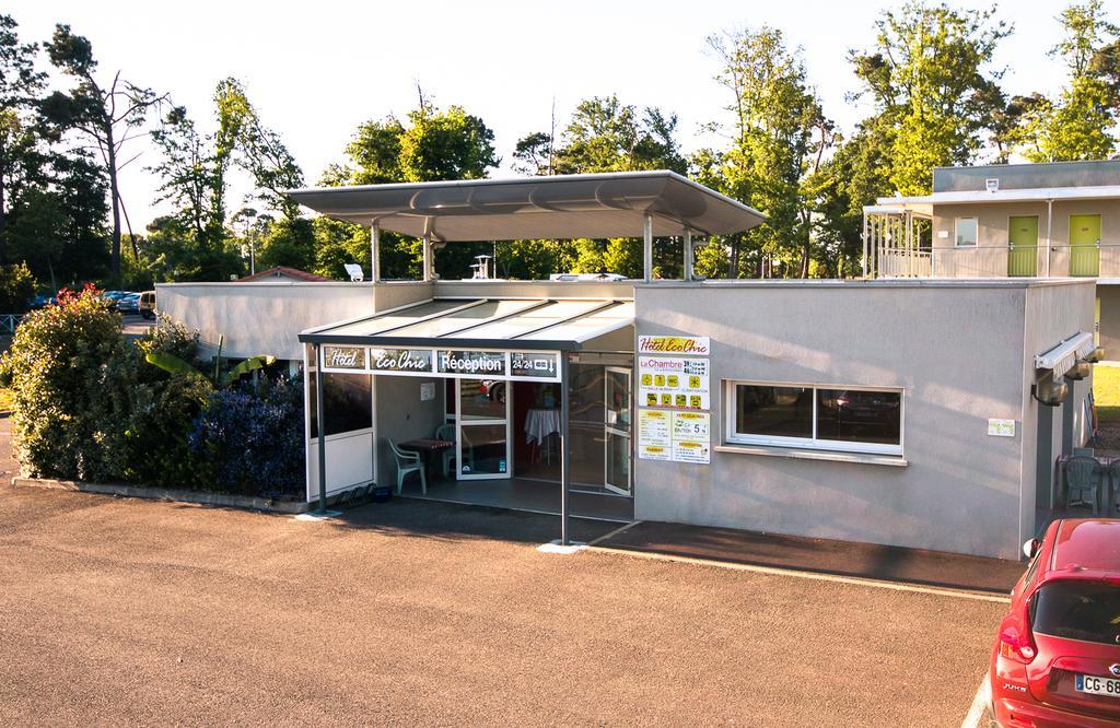 ホテル オテル　エコ　シック Saint-Pierre-du-Mont  エクステリア 写真